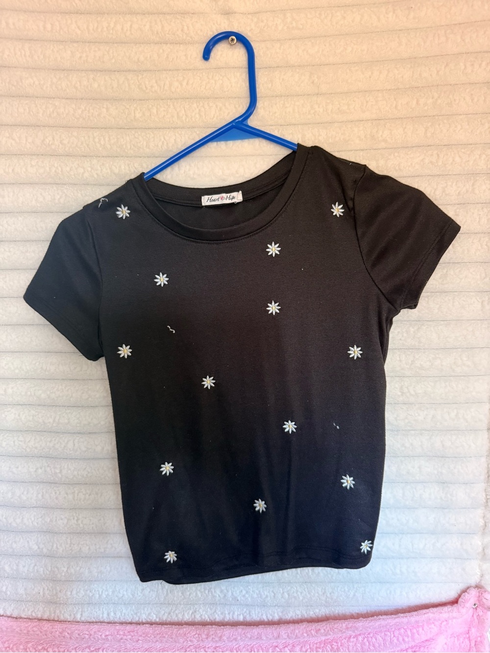 Heart Hips Black Tee with White Daisy Embroidery